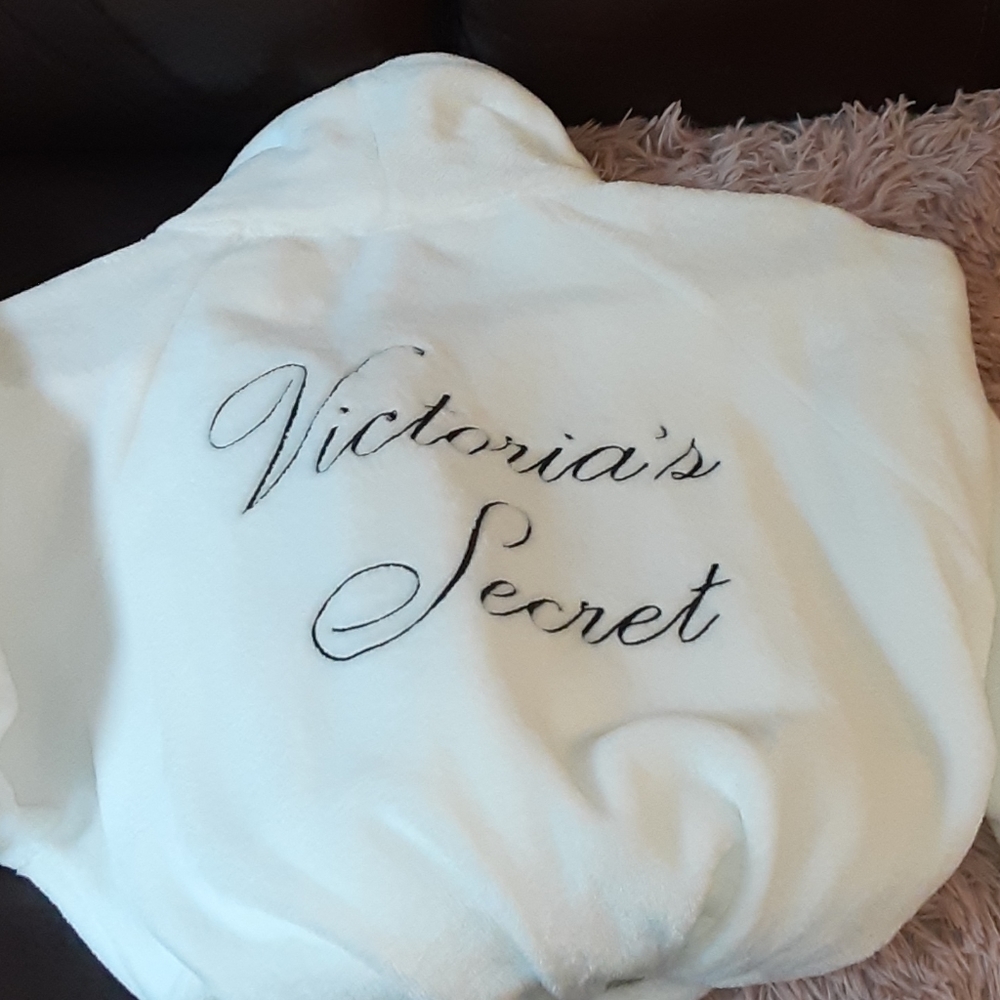 NWT Victoria Secret Bath Robe